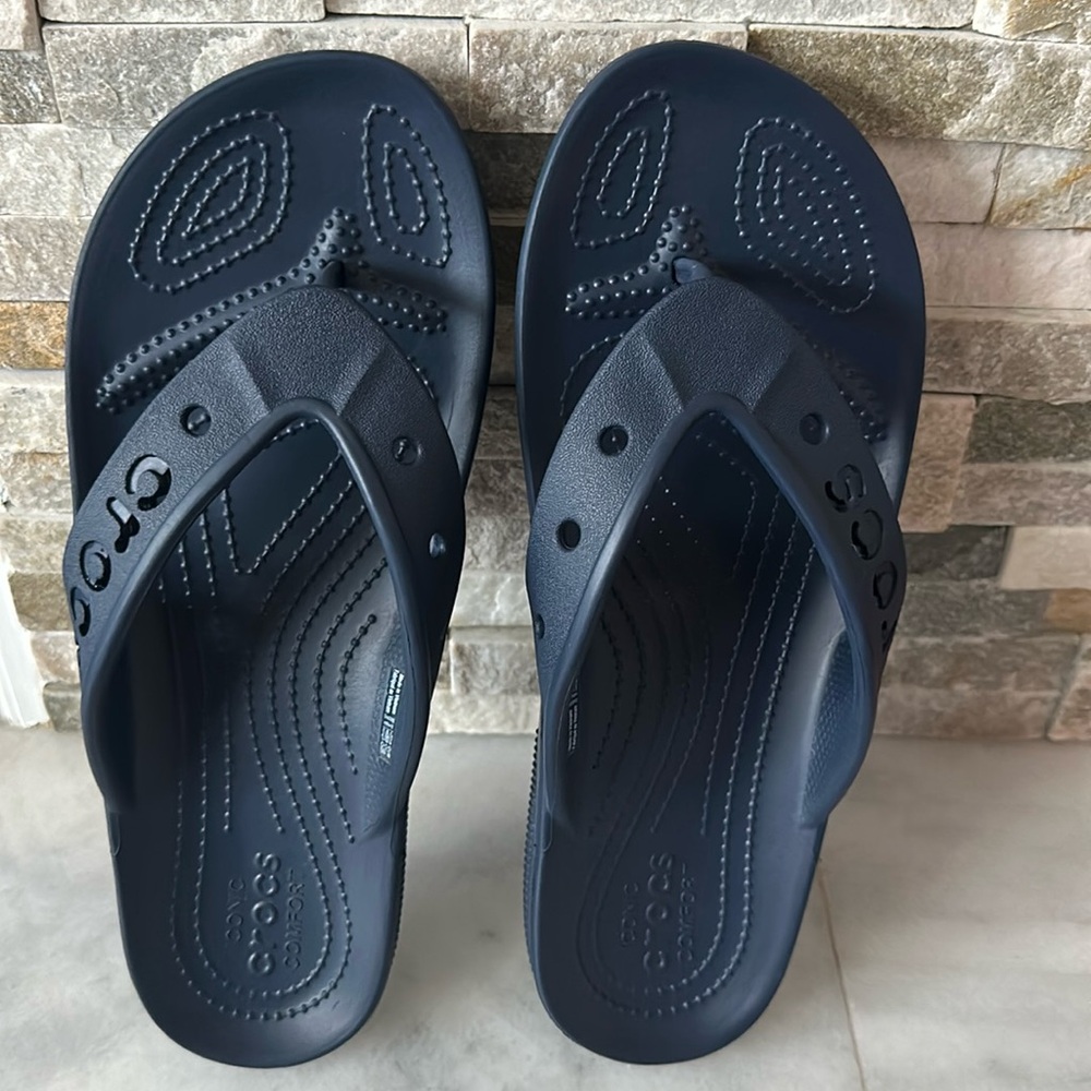 Crocs BAYA II FLIP Flip-Flops Size 8-10 - Picture 1 of 8